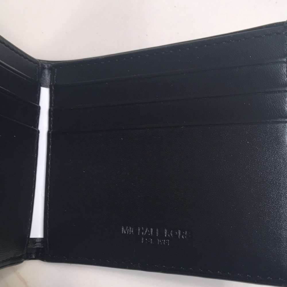 Michael Kors Wallet bill fold - Picture 4 of 8